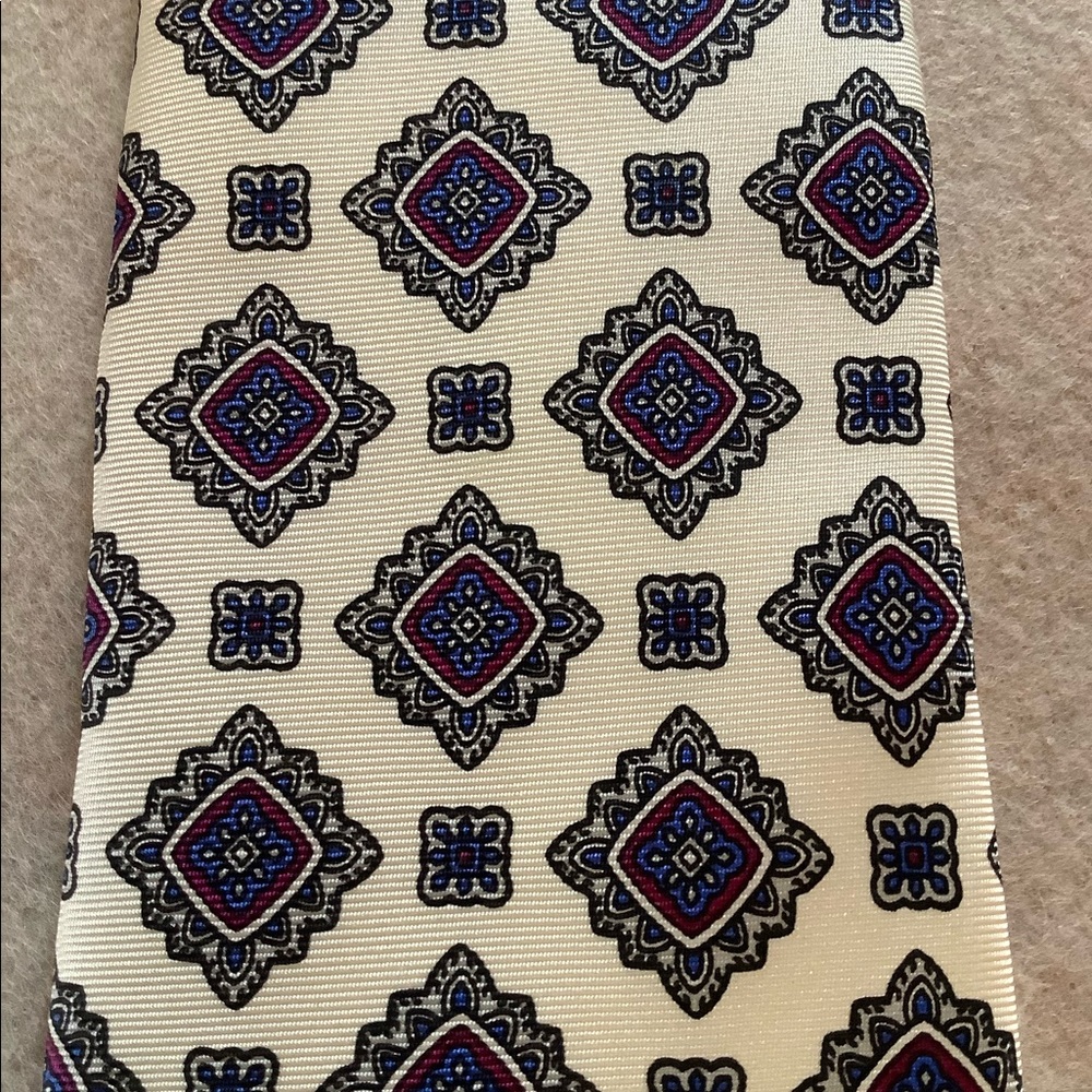 Briar Vintage Silk Men’s Necktie - Picture 7 of 7